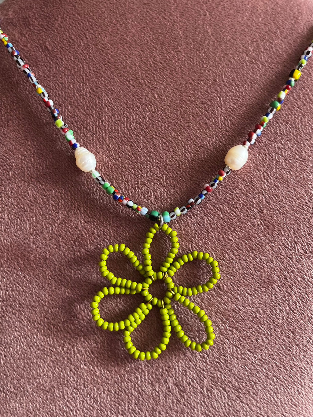 Kralenketting Strepen & Parel Kralen met Bloem Bedel