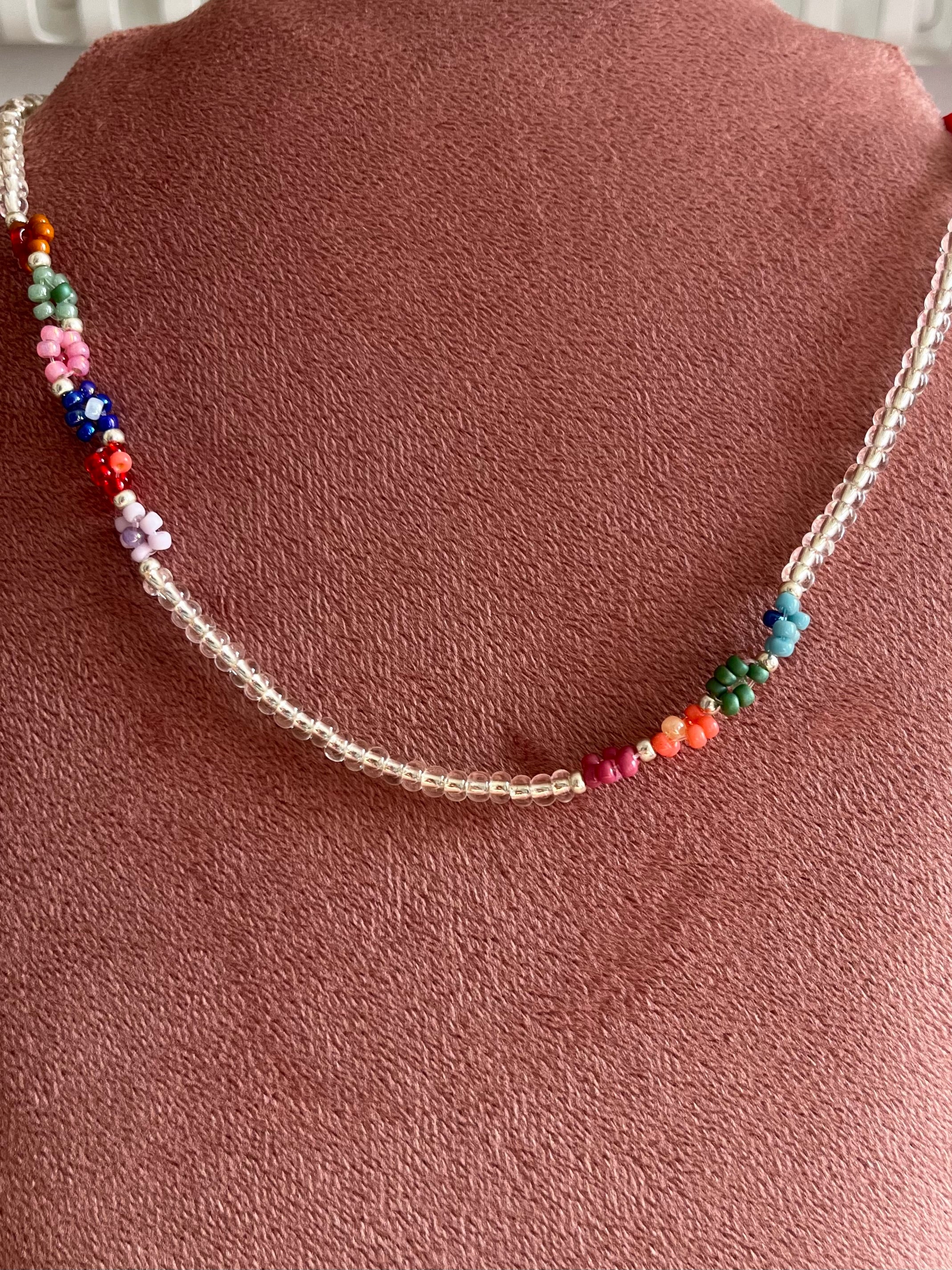 Kralenketting Goudkleurig of Zilverkleurig met Bloemen