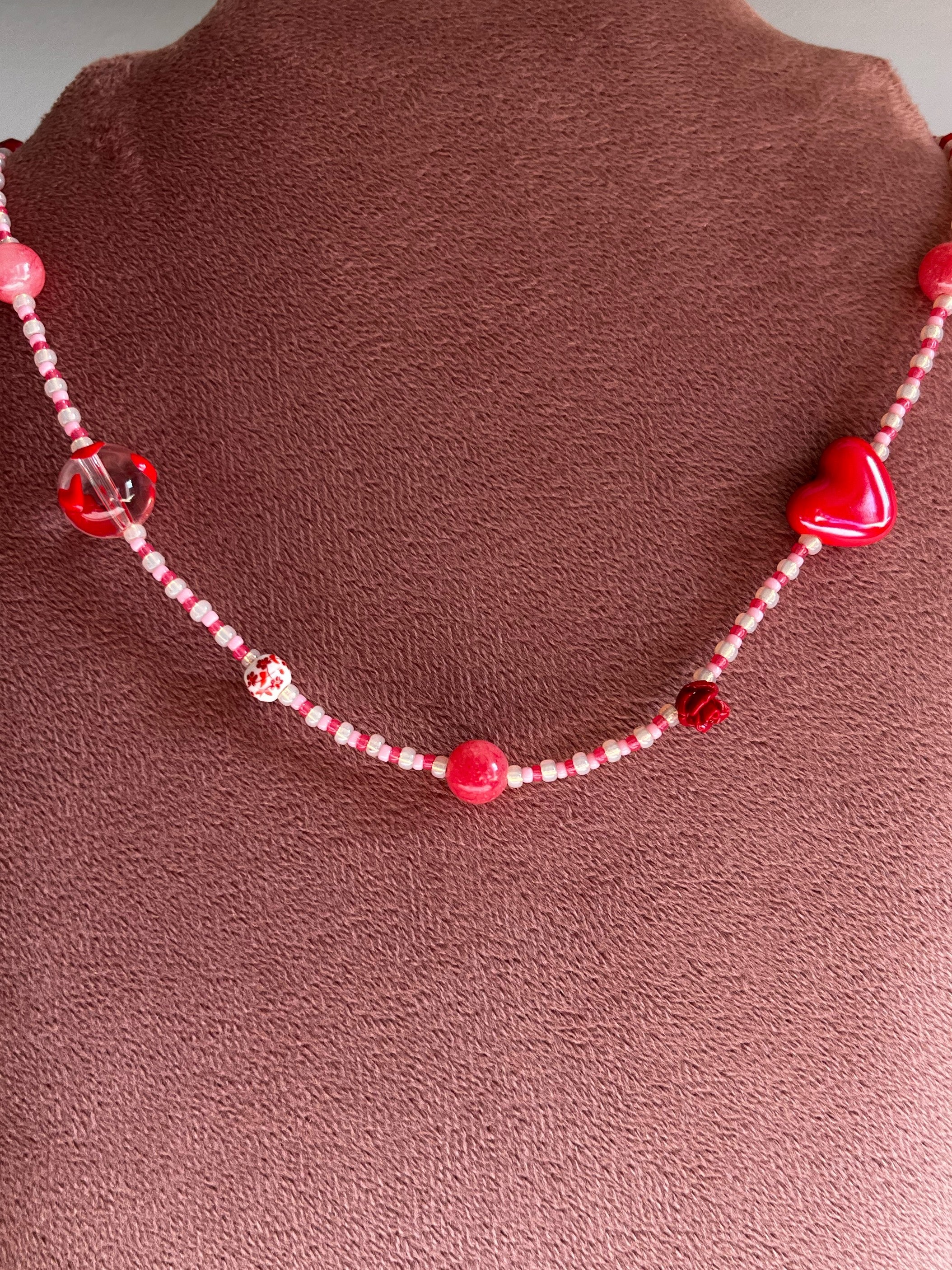 Kralenketting Roze & Rood met Hartjes Kralen
