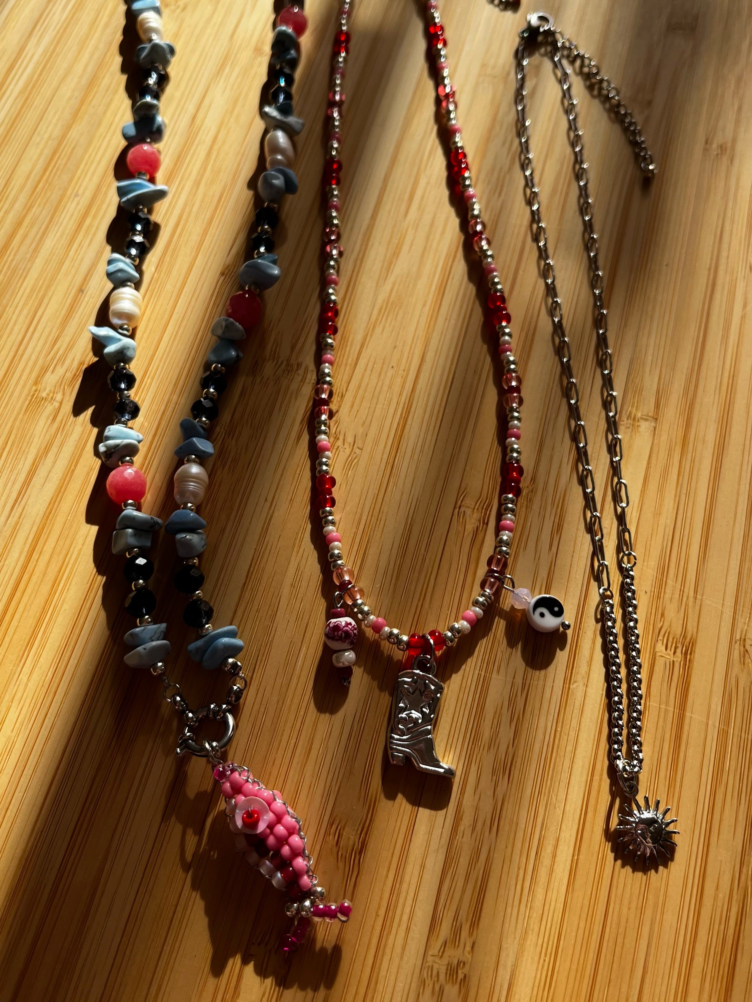 Kralenketting Set Lichtblauw & Roze met Visjes en Laars Bedel