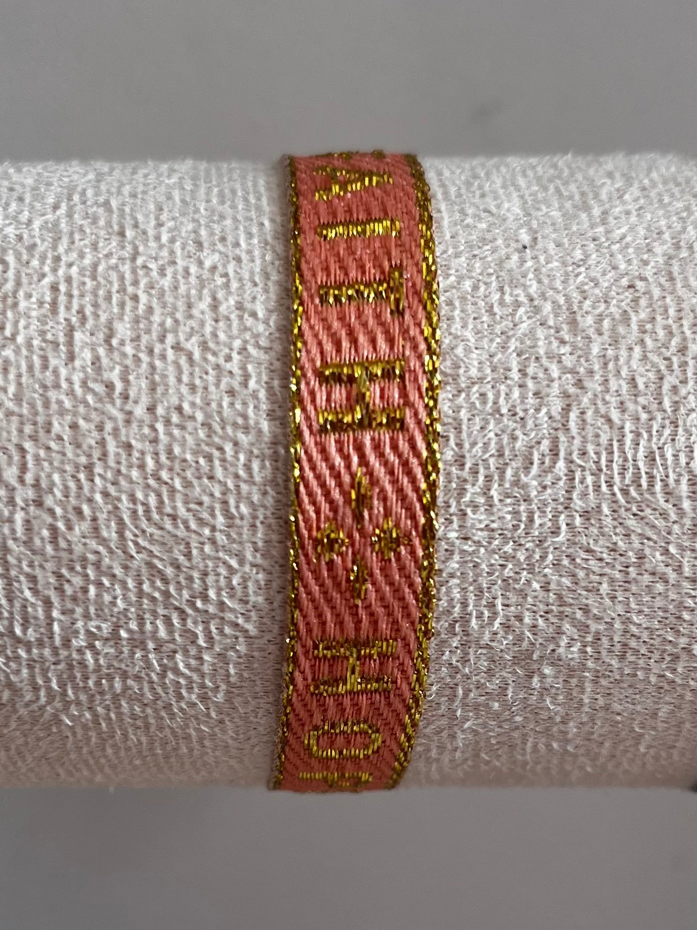 Zomerse Lintarmbandjes met Tekst en Gouden Randen