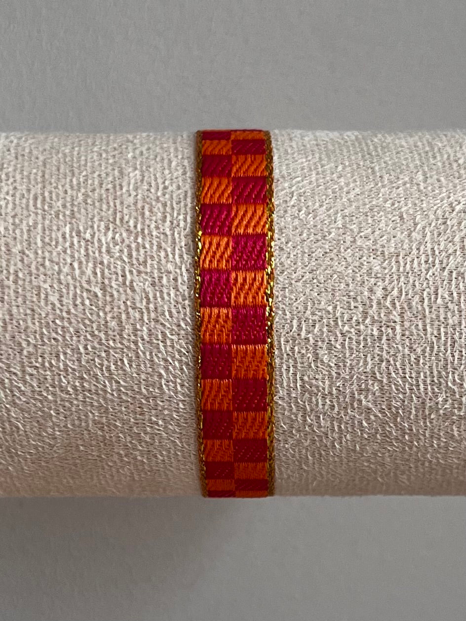 Zomerse lintarmbandjes met tekst in paars/oranje kleuren